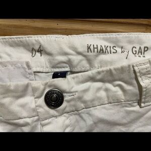 GAP White Khaki Shorts